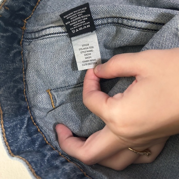 NWT Rails Grove Denim Boyfriend Trucker Jacket Women's Size Medium Blue Starry - Picture 14 of 14